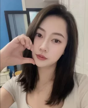 很敬业的风骚姐姐