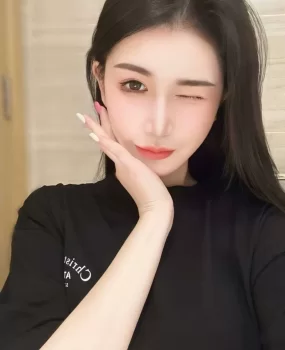 少妇御姐很会玩皮肤很白