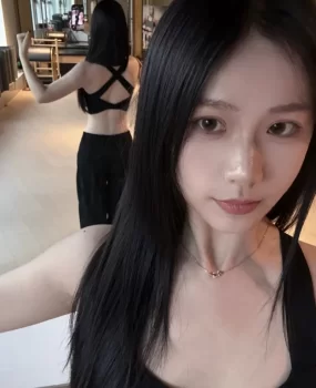 漂亮健身小妮老师