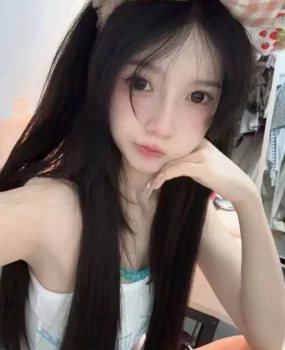 大乳肥臀白虎妹