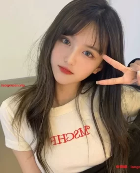 大学生兼职援交妹上位猛顶,被深插的狂狼淫叫