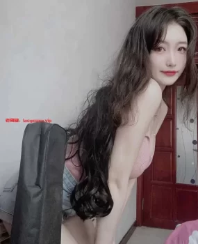 杭州兼职学生妹，纯天然大波，前凸后翘等你来约