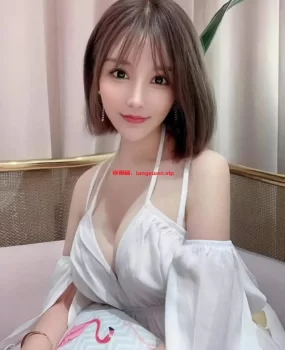 学生妹妹兼职水多多白嫩嫩444